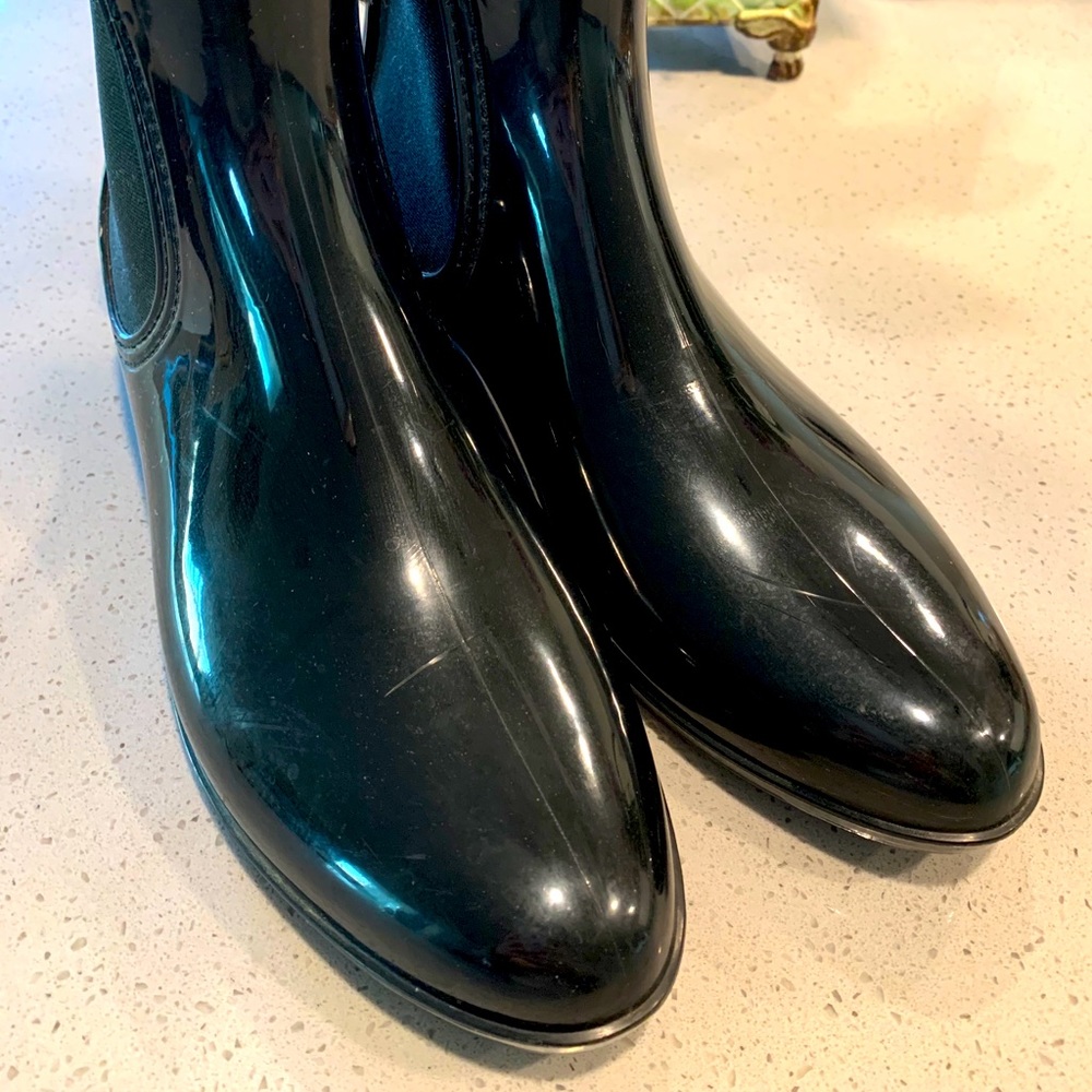Short Black Chelsea-Style Rain Boots